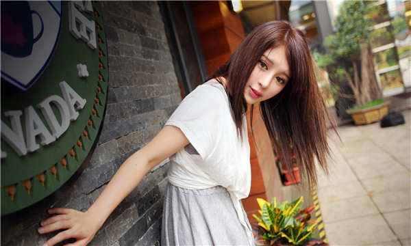 施秉想找一个女性生孩子给报酬-｛找个女人生孩子多少钱｝